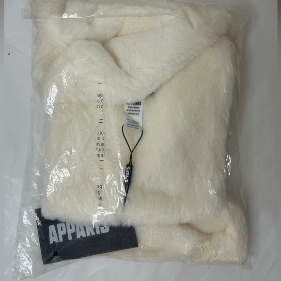 NWT APPARIS IVORY BAMBI SCARF WITH PULL THROUGH CLOSURE - Picture 5 of 8